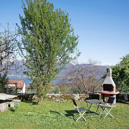 La Vecchia Torre Apartment Porto Valtravaglia Bagian luar foto
