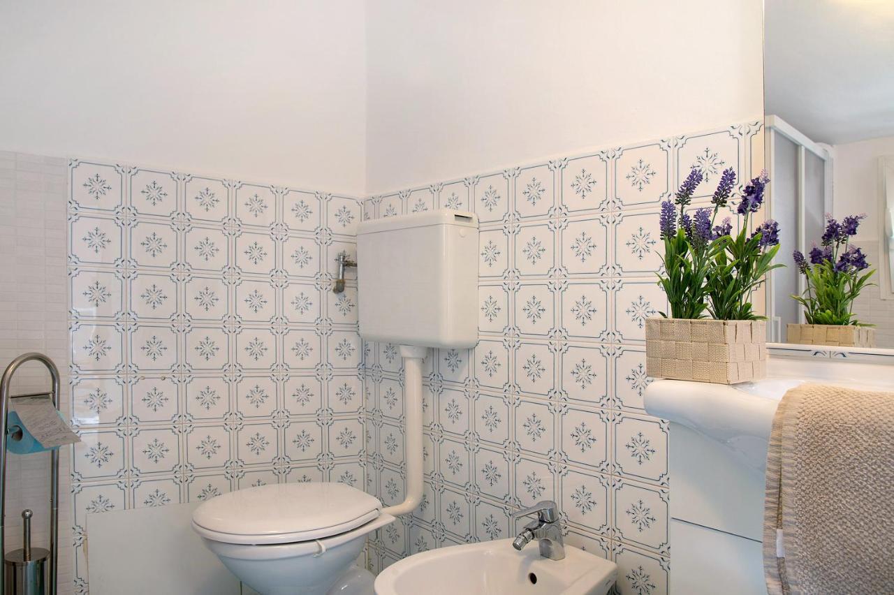La Vecchia Torre Apartment Porto Valtravaglia Bagian luar foto