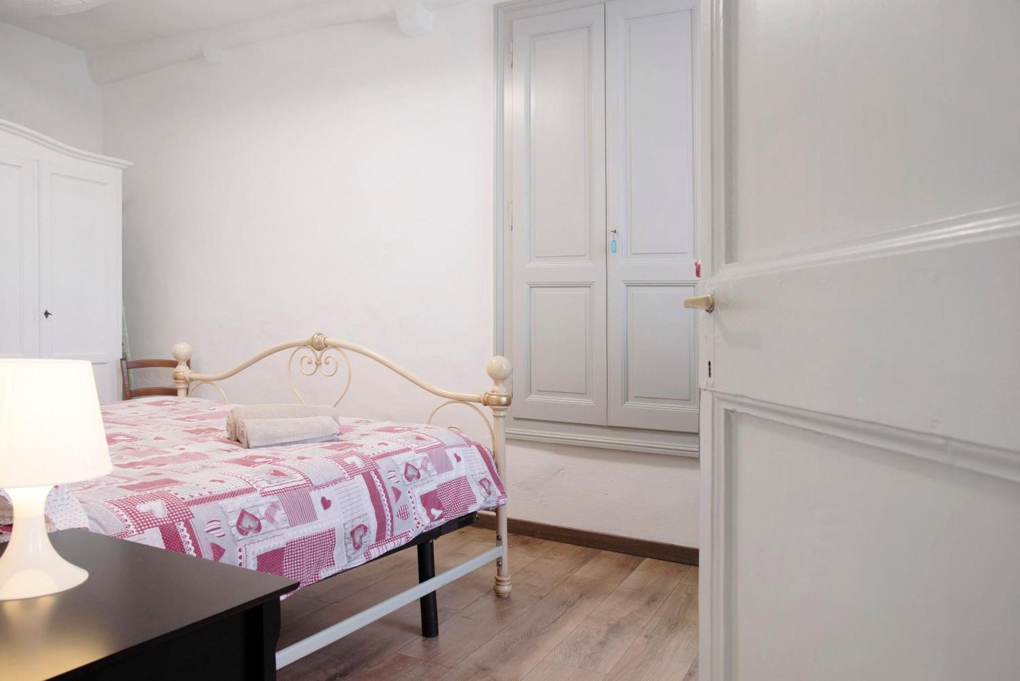 La Vecchia Torre Apartment Porto Valtravaglia Bagian luar foto
