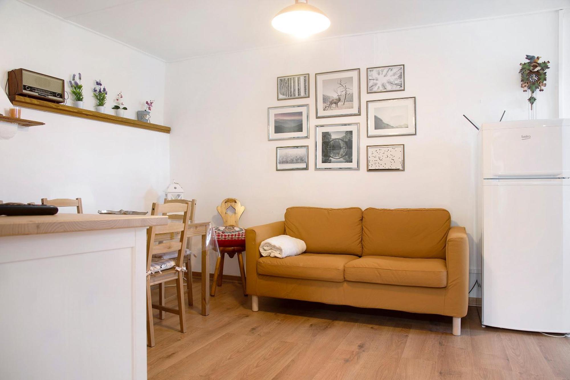 La Vecchia Torre Apartment Porto Valtravaglia Bagian luar foto