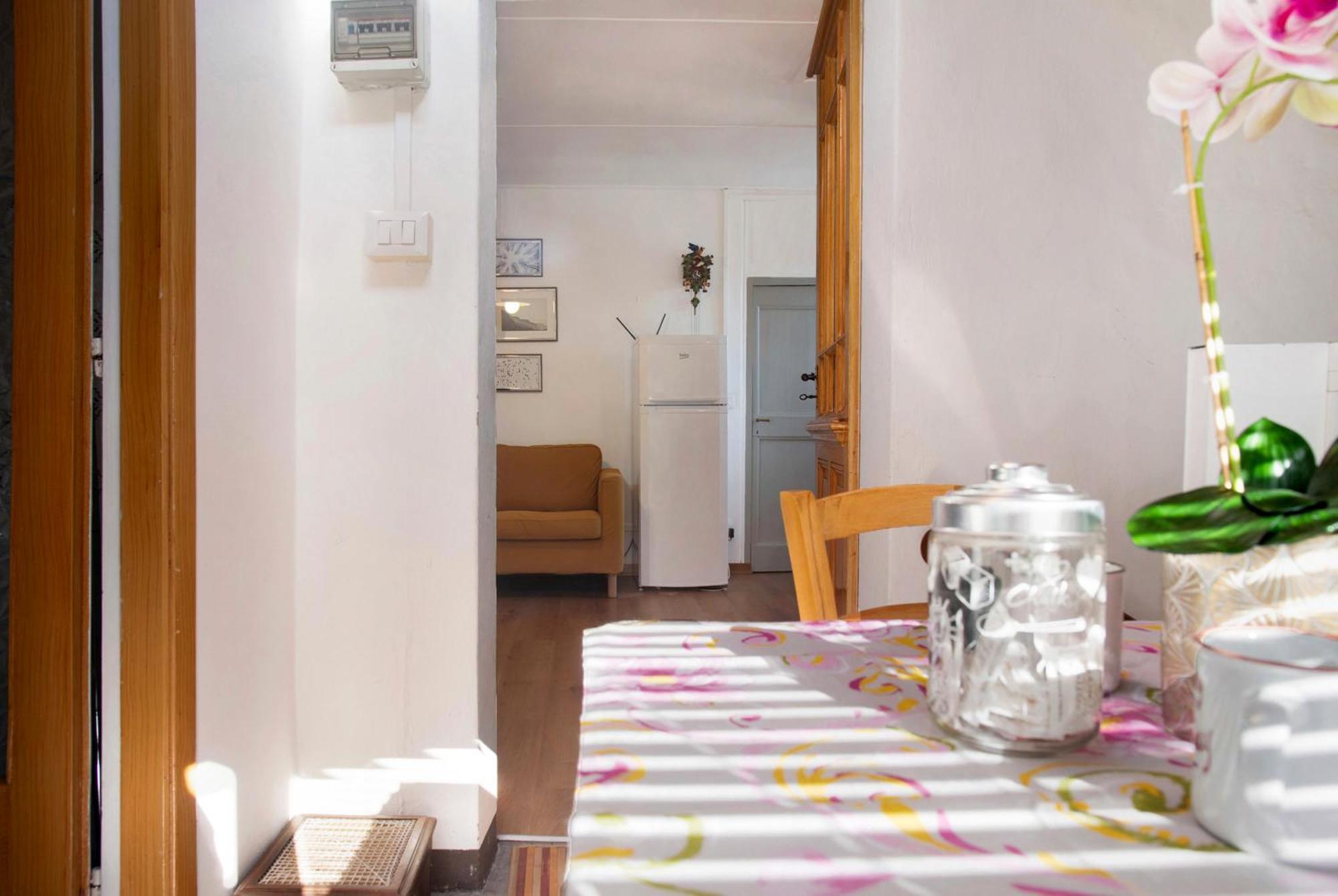 La Vecchia Torre Apartment Porto Valtravaglia Bagian luar foto