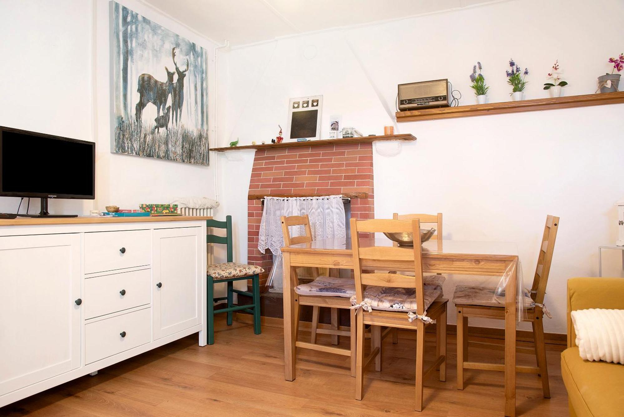 La Vecchia Torre Apartment Porto Valtravaglia Bagian luar foto
